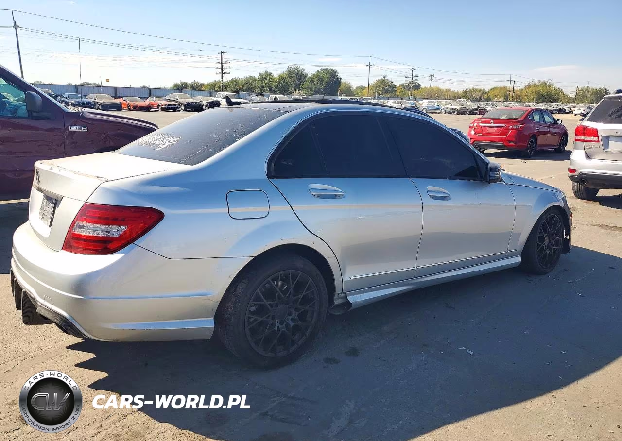 2013 Mercedes-Benz C 300 4Matic VIN:WDDGF8AB7DR257059 - 3