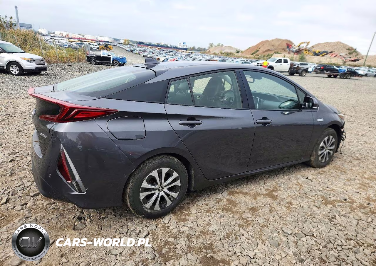 2020 Toyota Prius Prime Limited VIN:JTDKARFP1L3157103 - 3