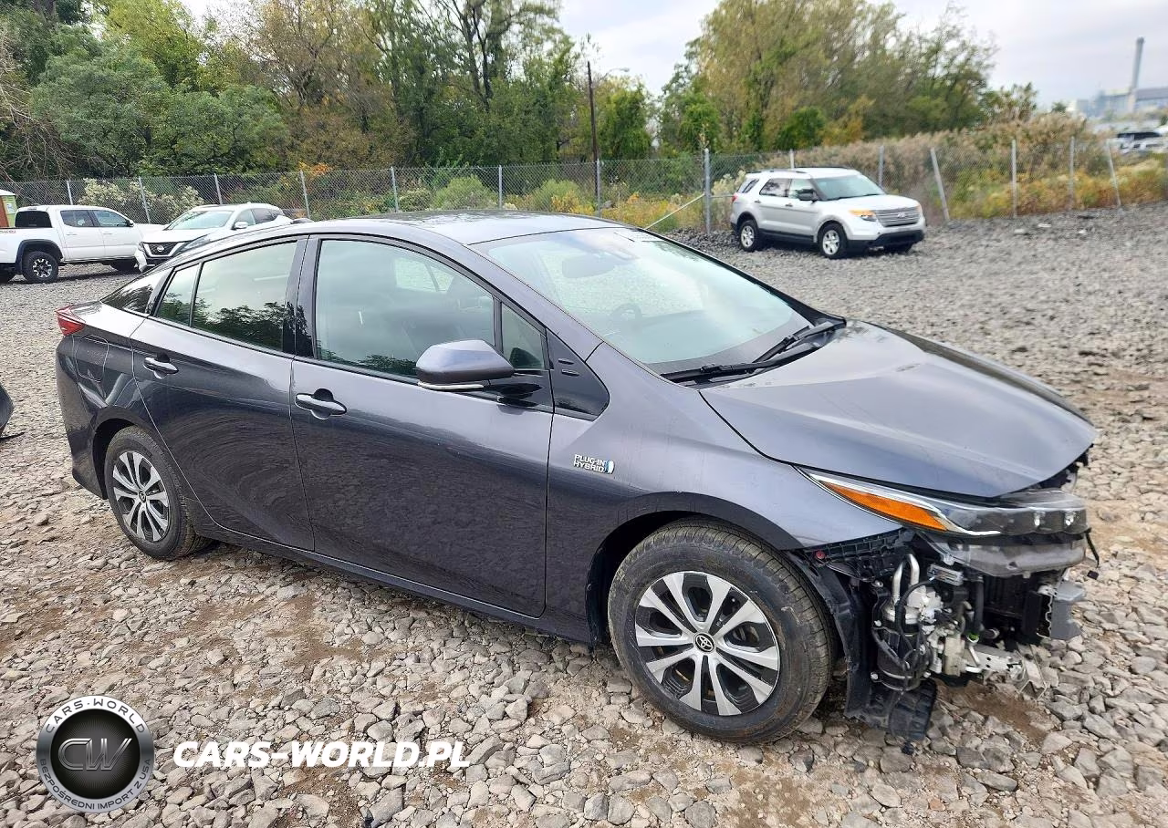 2020 Toyota Prius Prime Limited VIN:JTDKARFP1L3157103 - 4