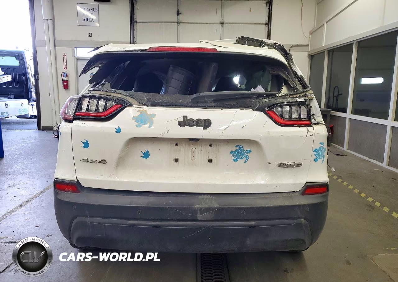 2020 Jeep Cherokee Latitude Plus VIN:1C4PJMLB7LD631440 - 6