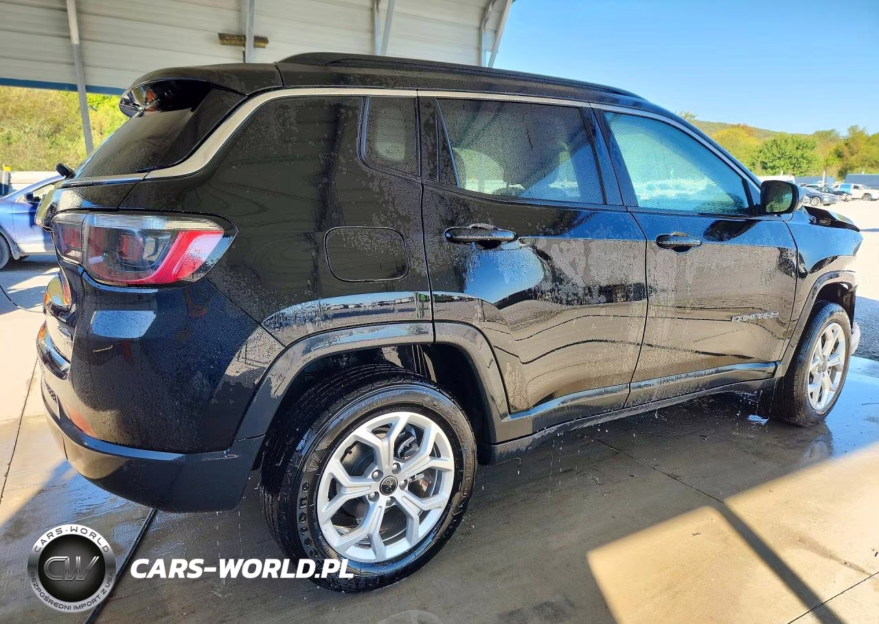 2025 Jeep Compass Latitude VIN:3C4NJDBN2ST597869 - 3