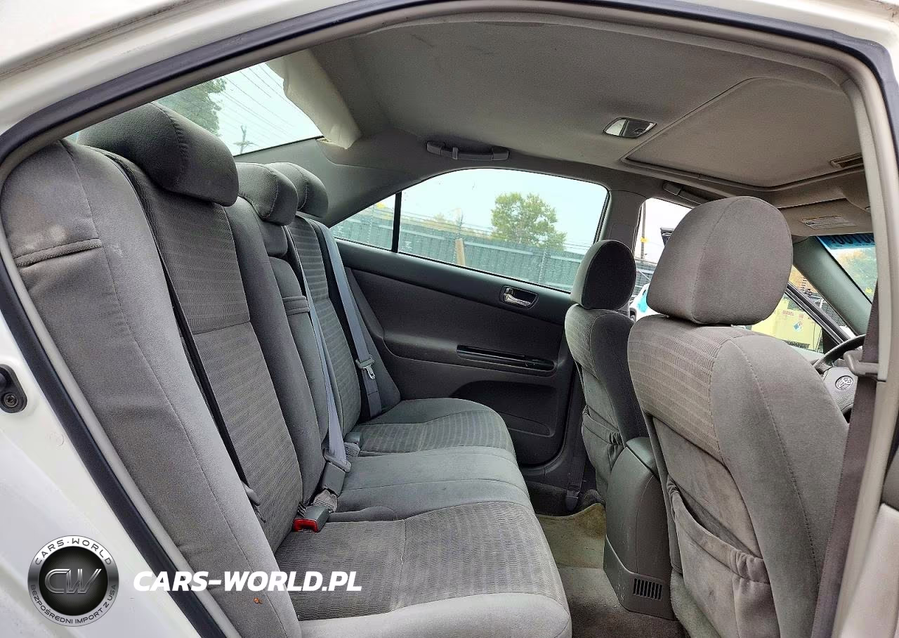 2005 Toyota Camry Le VIN:4T1BE32K55U615813 - 10