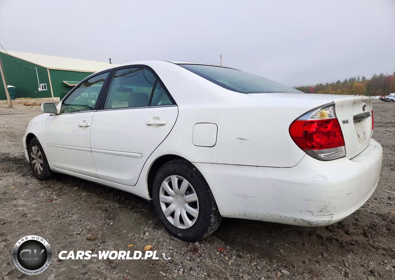 2005 Toyota Camry Le VIN:4T1BE32K55U615813 - 2