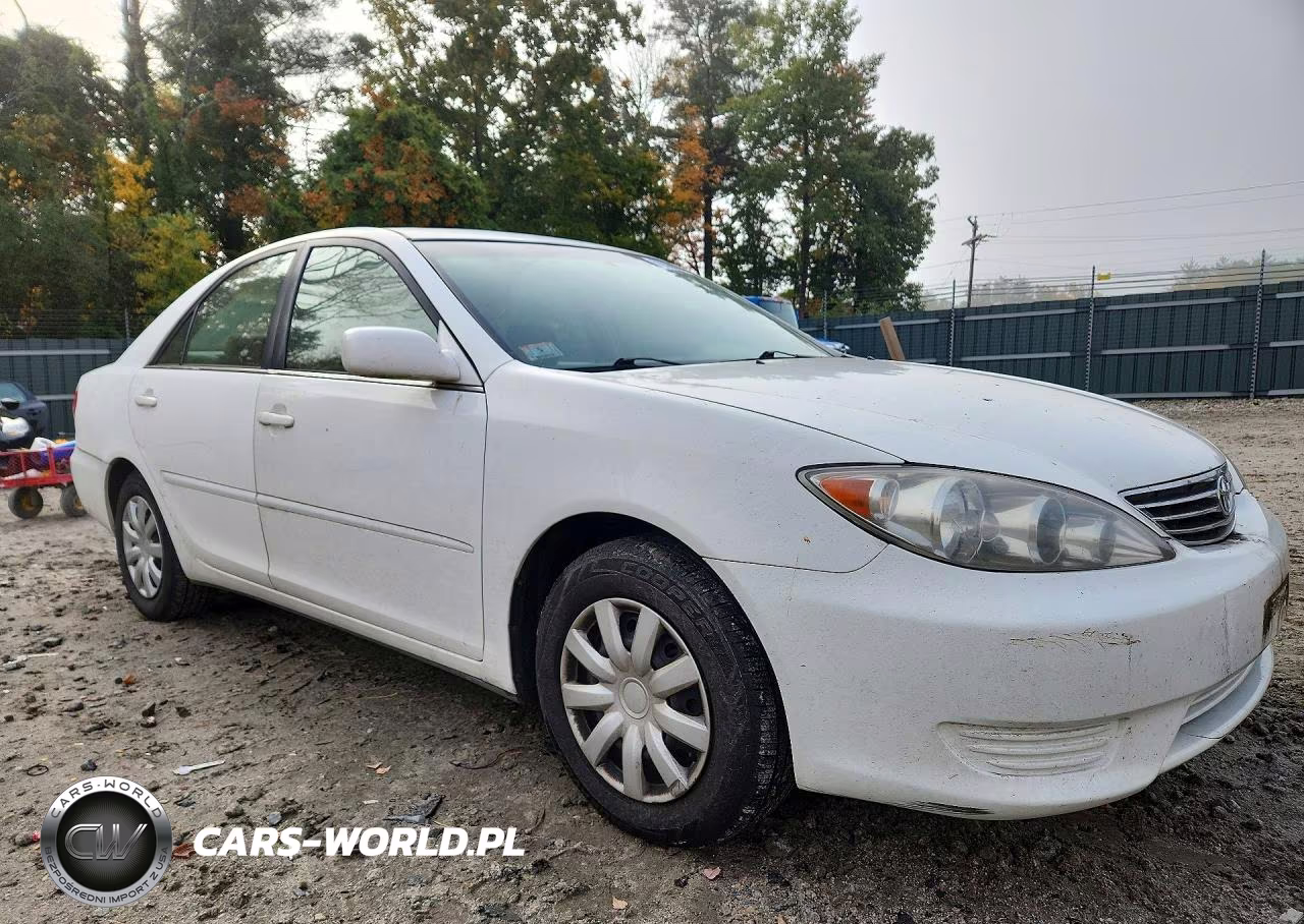 2005 Toyota Camry Le VIN:4T1BE32K55U615813 - 4