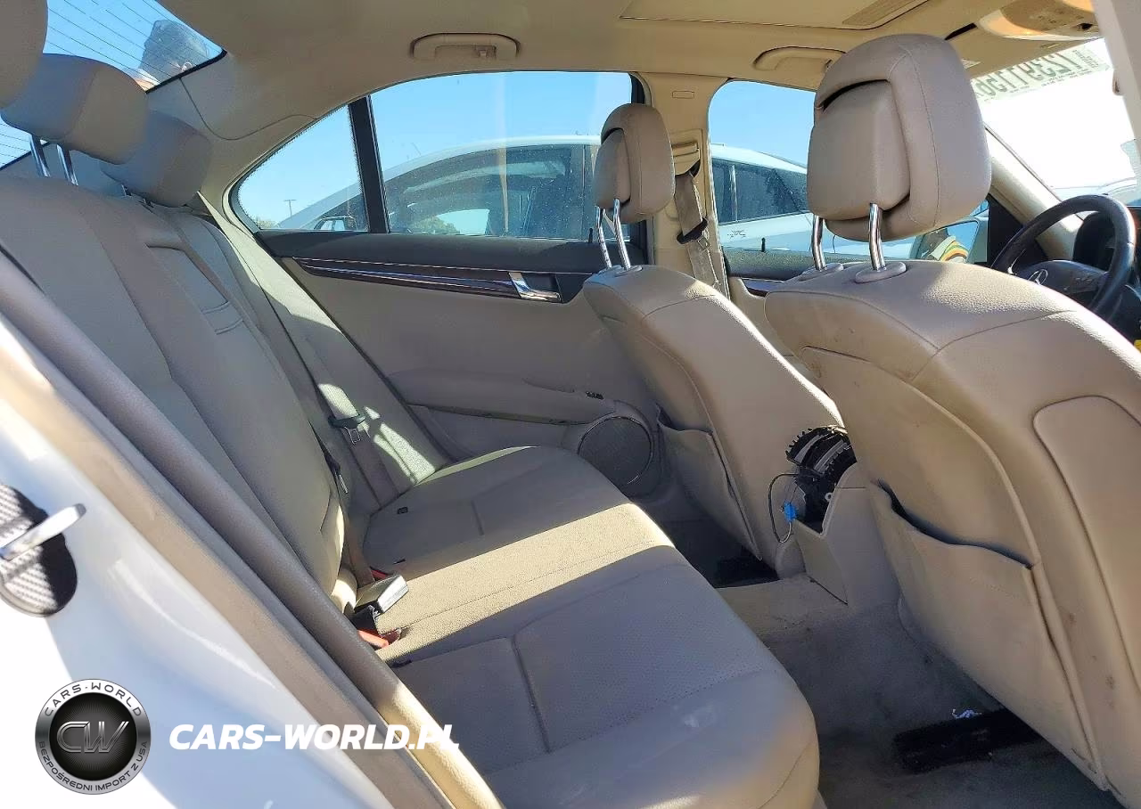 2011 Mercedes-Benz C 300 VIN:WDDGF5EB8BR171829 - 10