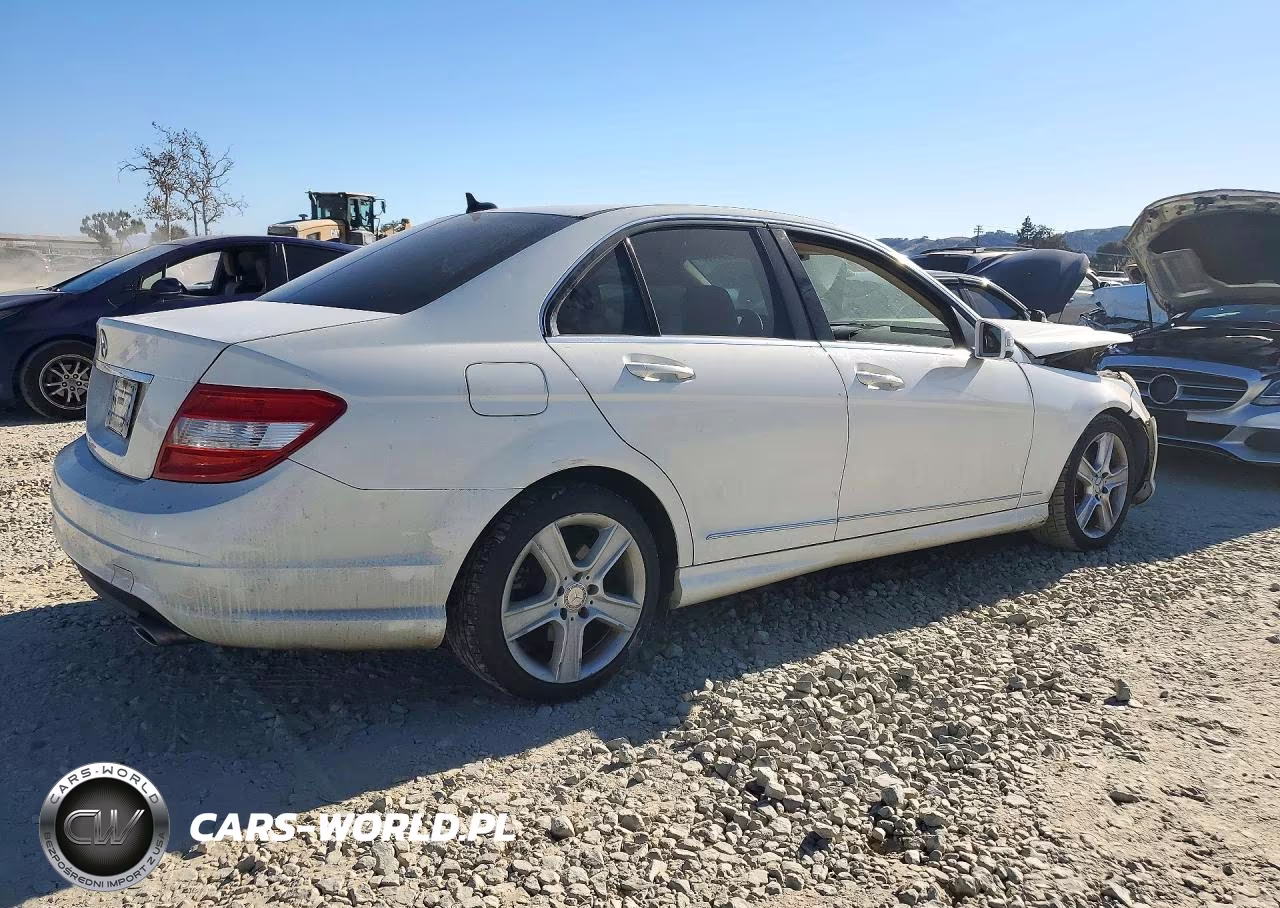 2011 Mercedes-Benz C 300 VIN:WDDGF5EB8BR171829 - 3