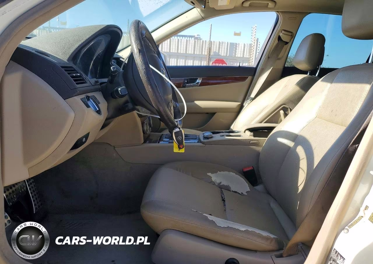 2011 Mercedes-Benz C 300 VIN:WDDGF5EB8BR171829 - 7