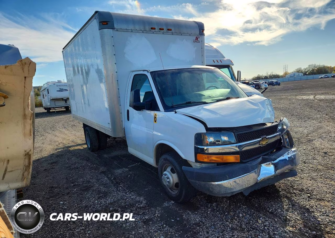 2015 Chevrolet Express Box Truck VIN:1GB3G3BG0D1140025 - 4