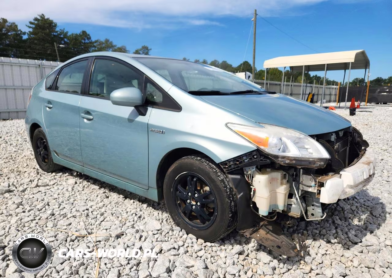 2013 Toyota Prius Two VIN:JTDKN3DU3D1720787 - 4