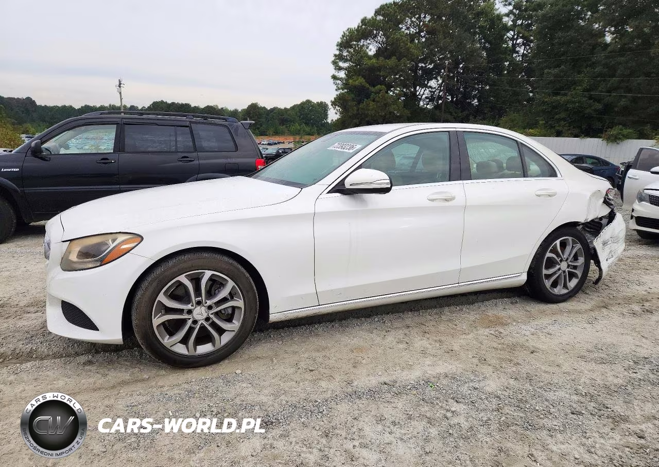 2015 Mercedes-Benz C 300 – zdjęcie 1 z 12