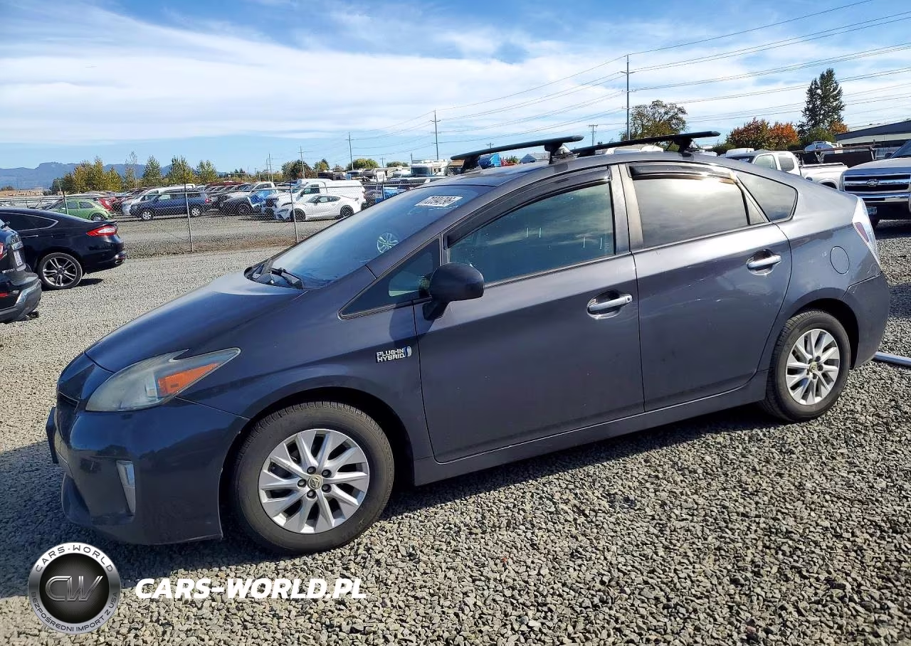 2014 Toyota Prius Plug-In Hybrid Base – zdjęcie 1 z 12