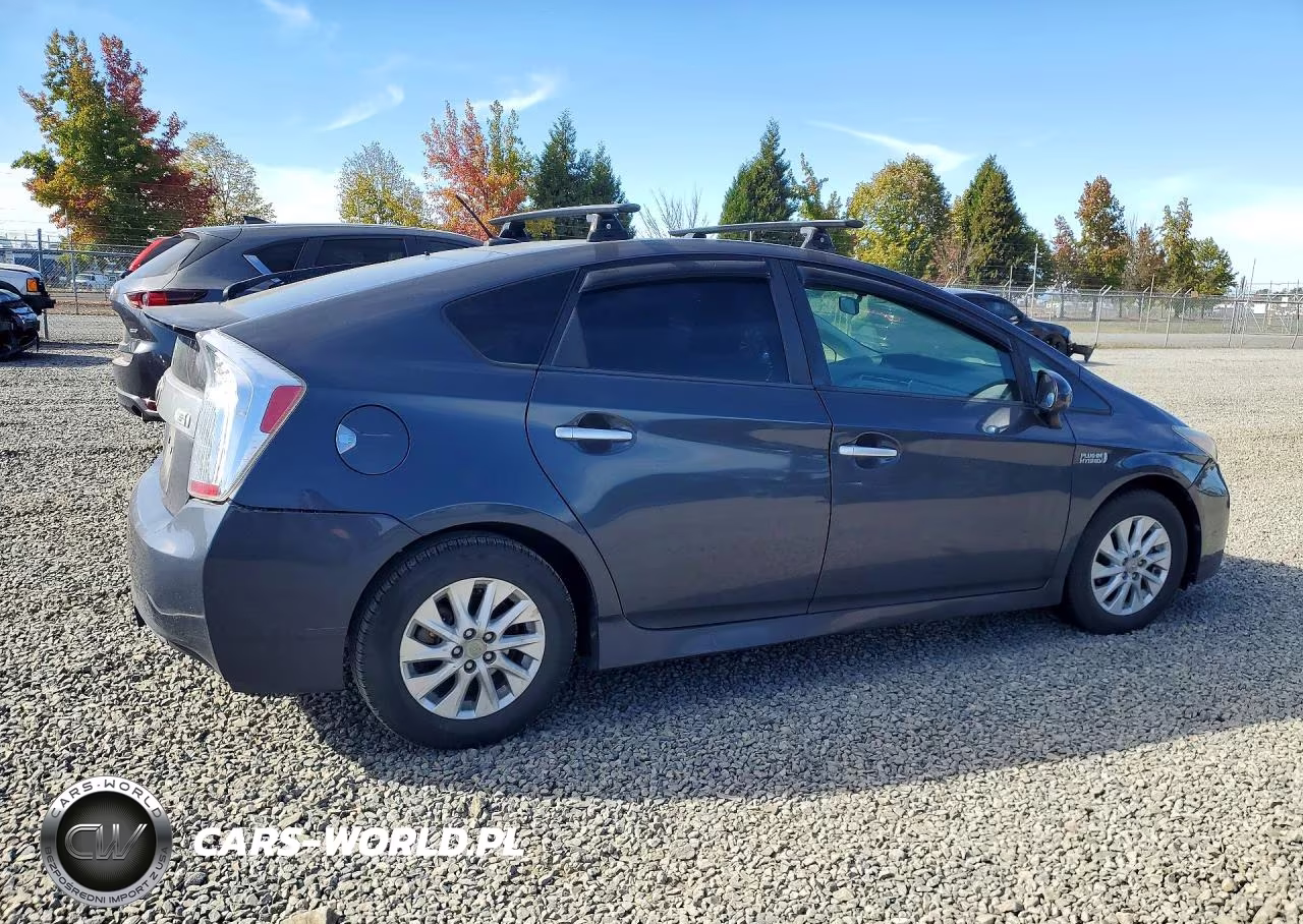 2014 Toyota Prius Plug-In Hybrid Base VIN:JTDKN3DPXE3054835 - 3