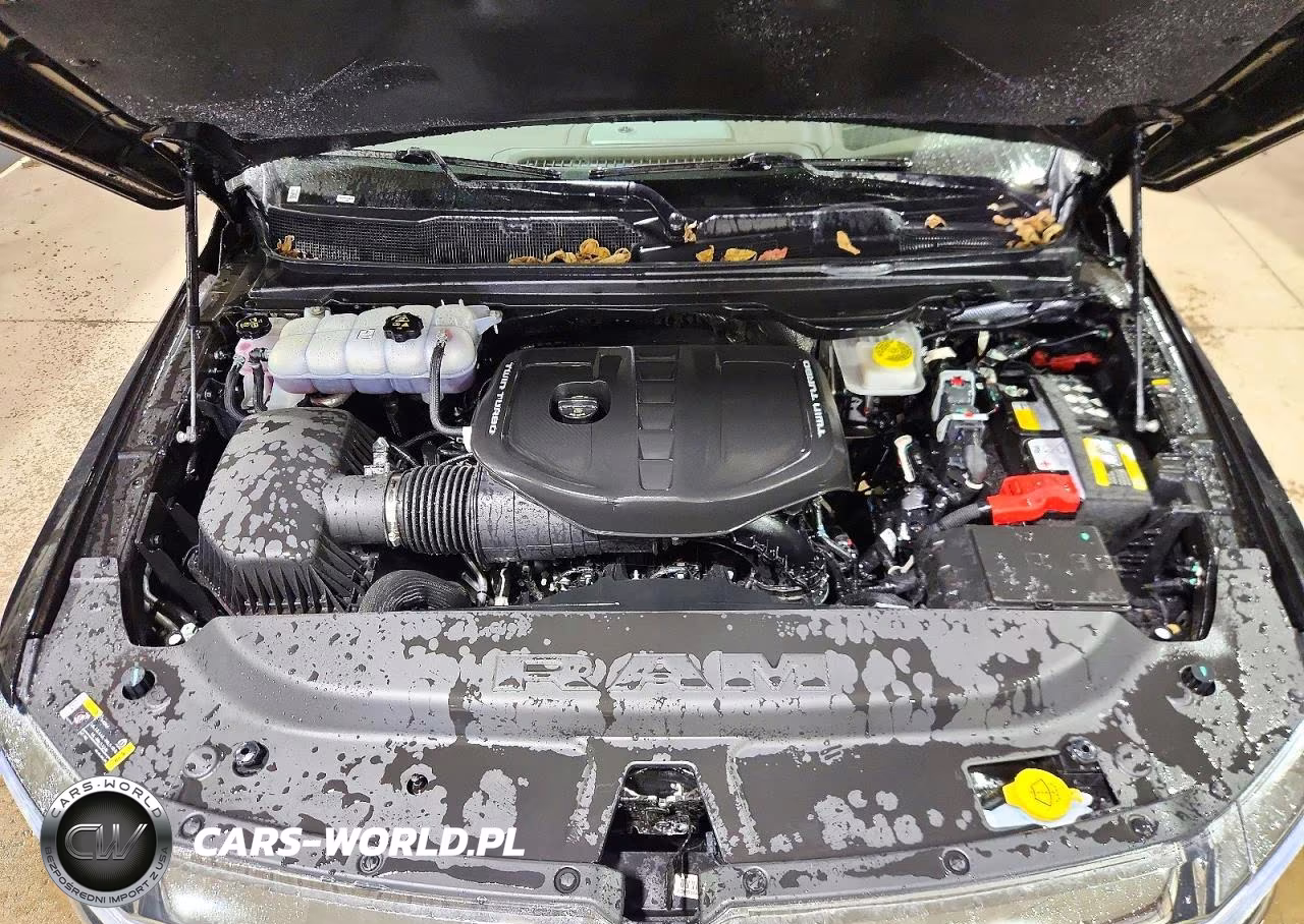 2026 Ram 1500 Limited VIN:1C6SRFHP5TN405840 - 11