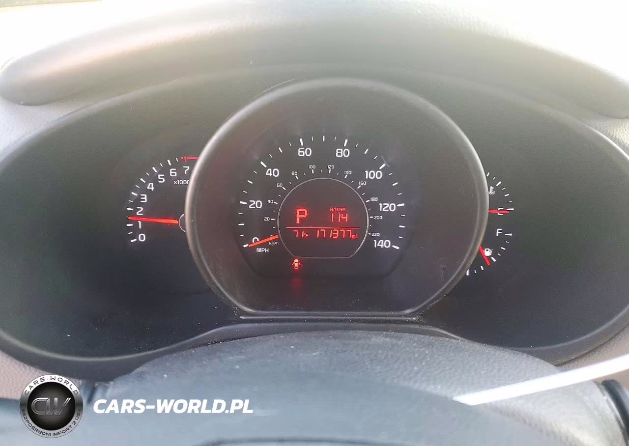 2014 Kia Soul + VIN:KNDJP3A53E7019894 - 9