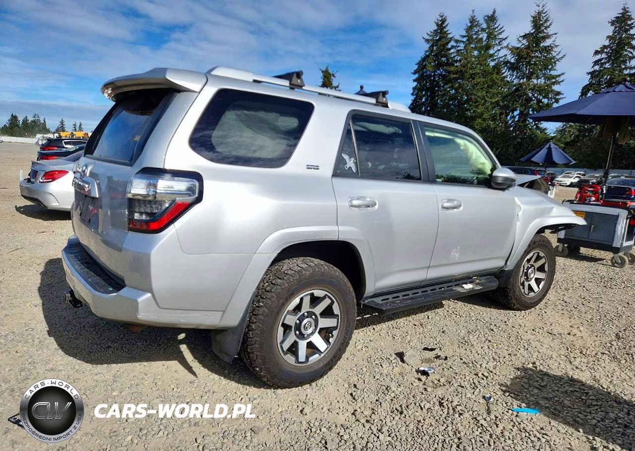 2018 Toyota 4Runner Sr5 VIN:JTEBU5JR0J5525681 - 3