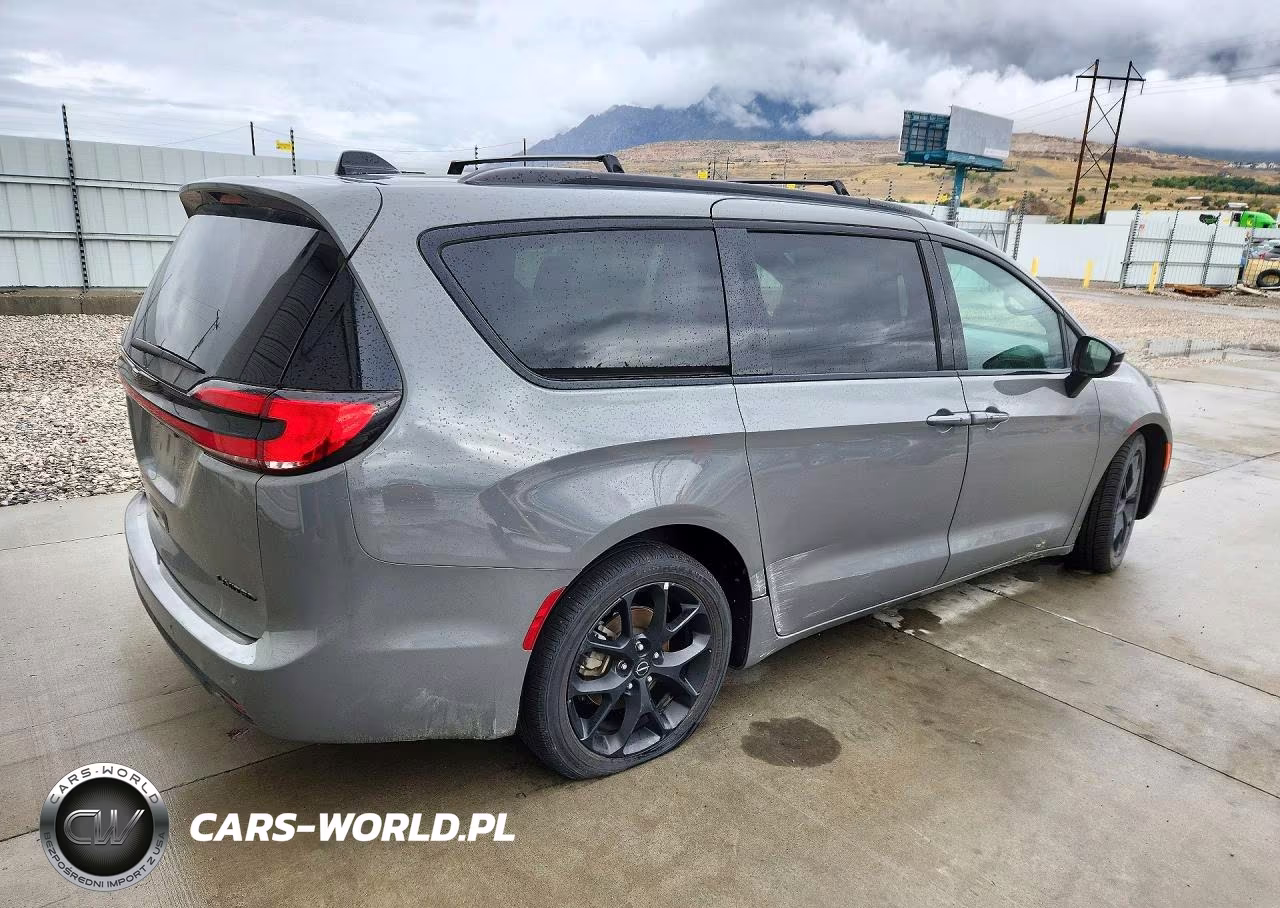 2025 Chrysler Pacifica Limited VIN:2C4RC1GG4SR554982 - 3