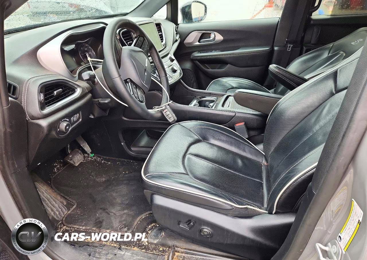 2025 Chrysler Pacifica Limited VIN:2C4RC1GG4SR554982 - 7