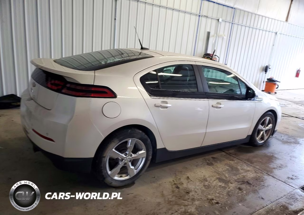 2014 Chevrolet Volt VIN:1G1RG6E4XEU104666 - 3