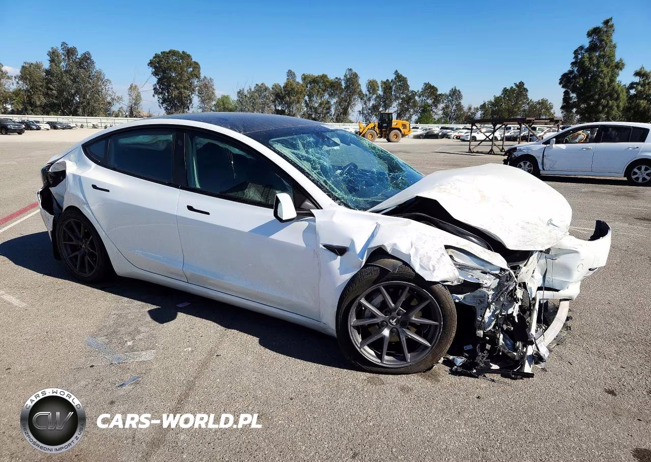2023 Tesla Model 3 VIN:5YJ3E1EA5PF563076 - 4