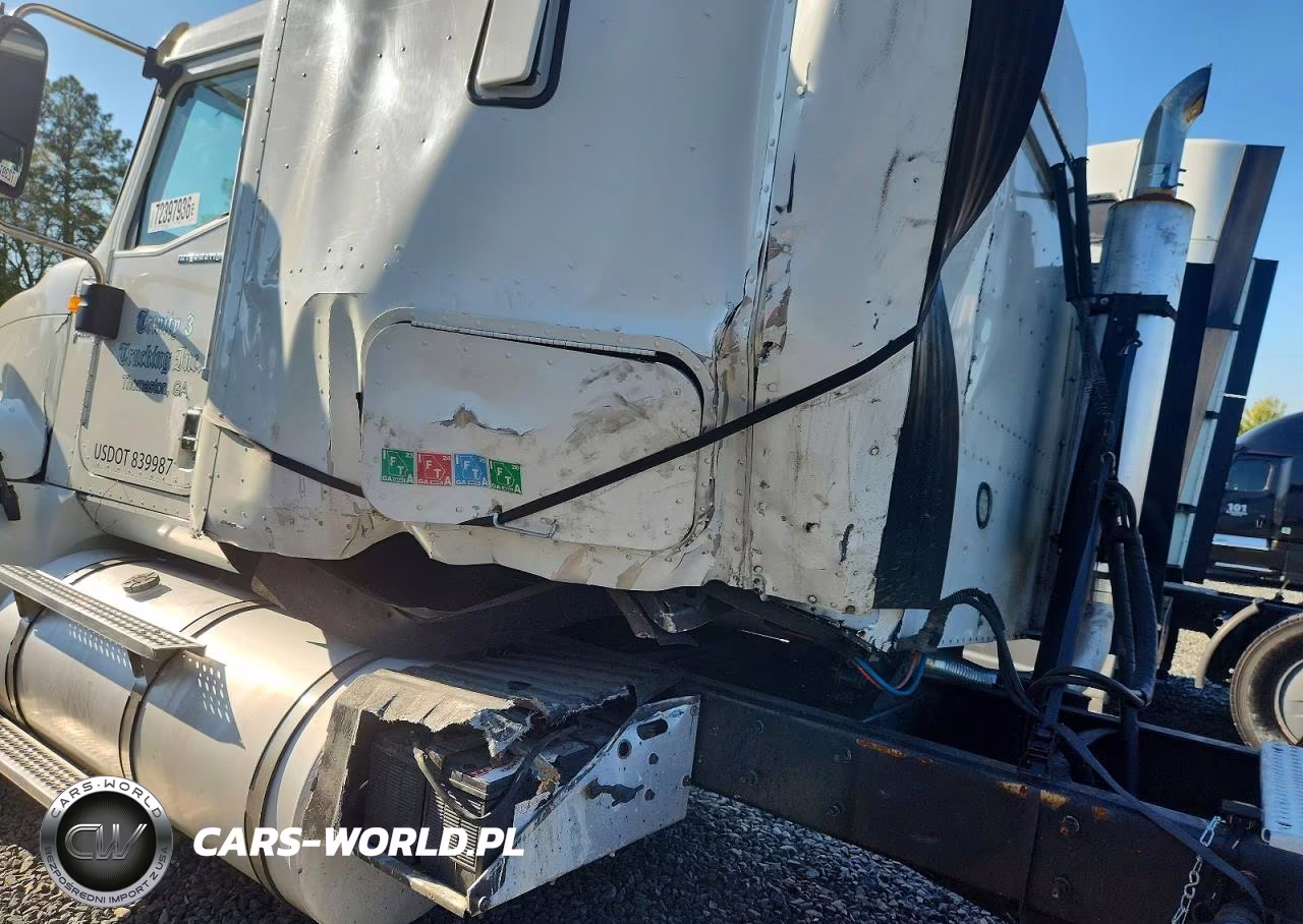 2005 International 9400I Semi Truck VIN:2HSCNAPR85C013126 - 14