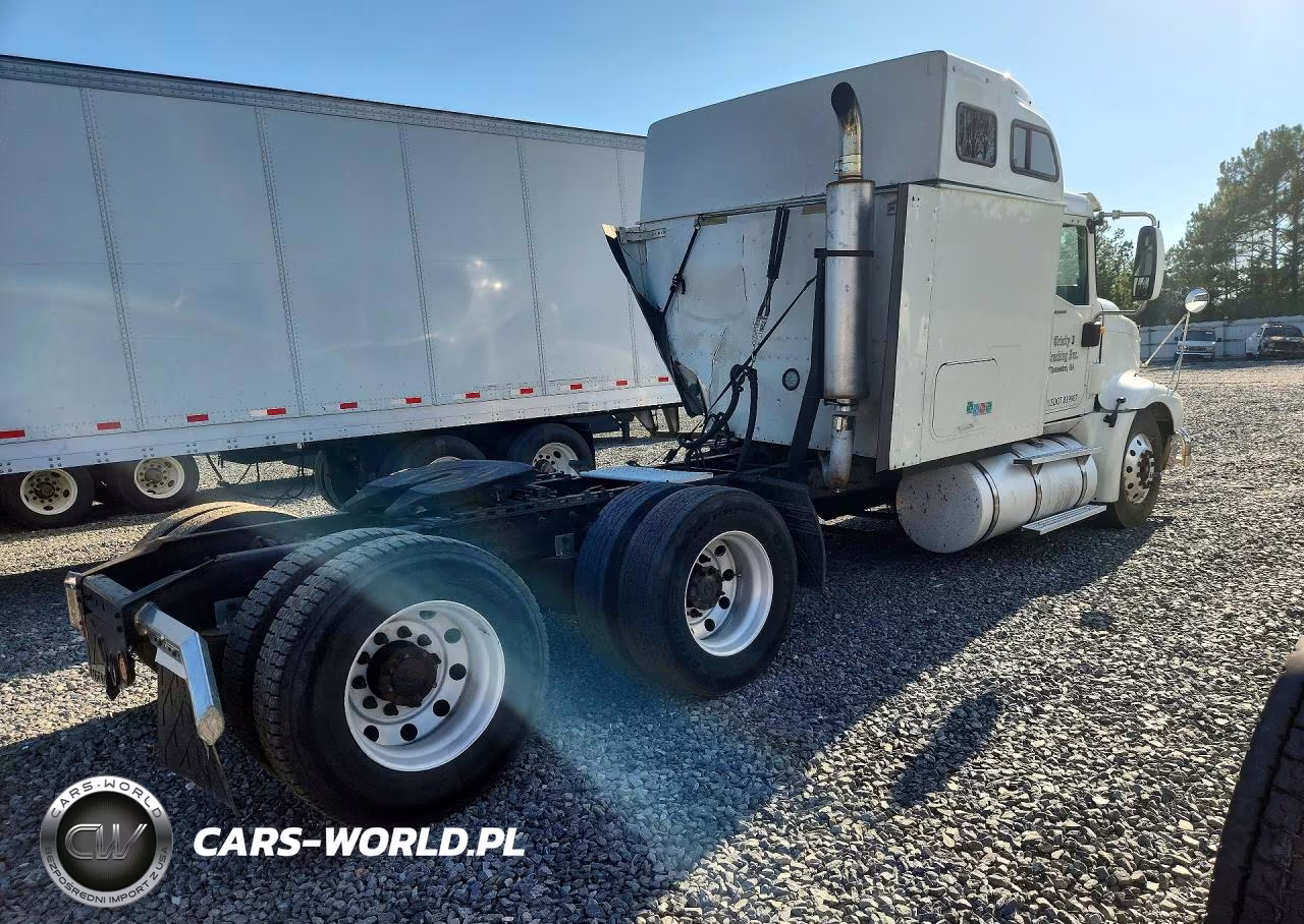 2005 International 9400I Semi Truck VIN:2HSCNAPR85C013126 - 3
