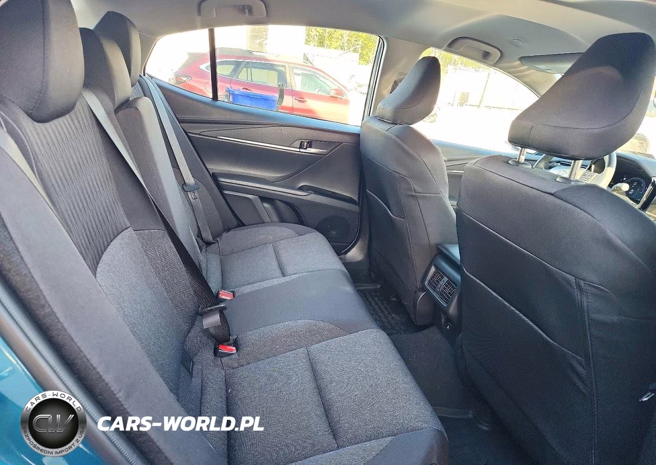2026 Toyota Camry Le VIN:4T1DAACK1TU682476 - 10