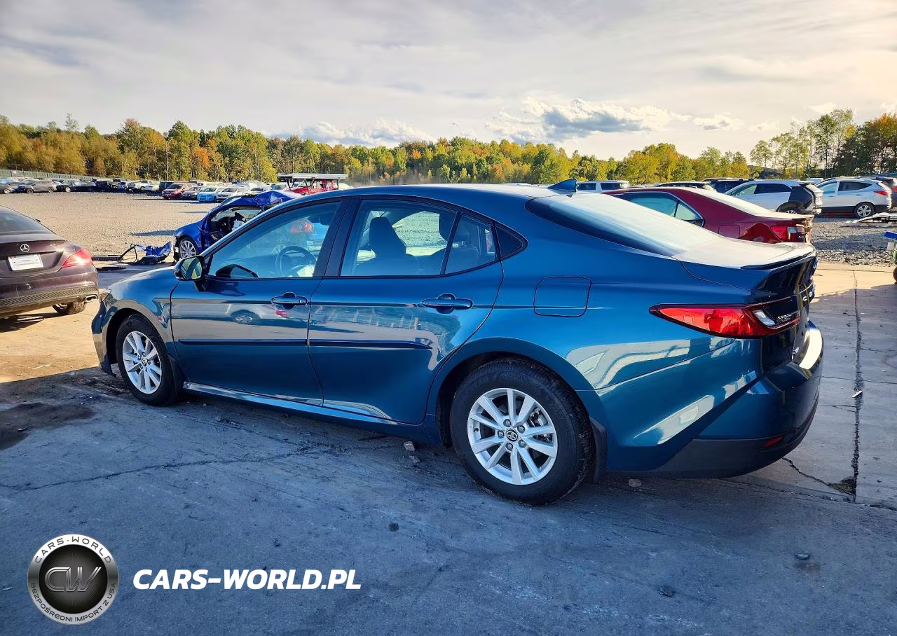 2026 Toyota Camry Le VIN:4T1DAACK1TU682476 - 2
