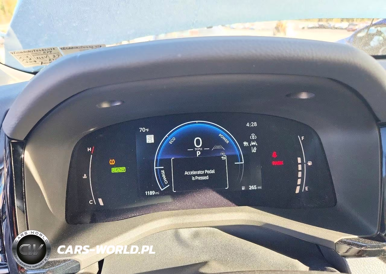 2026 Toyota Camry Le VIN:4T1DAACK1TU682476 - 9