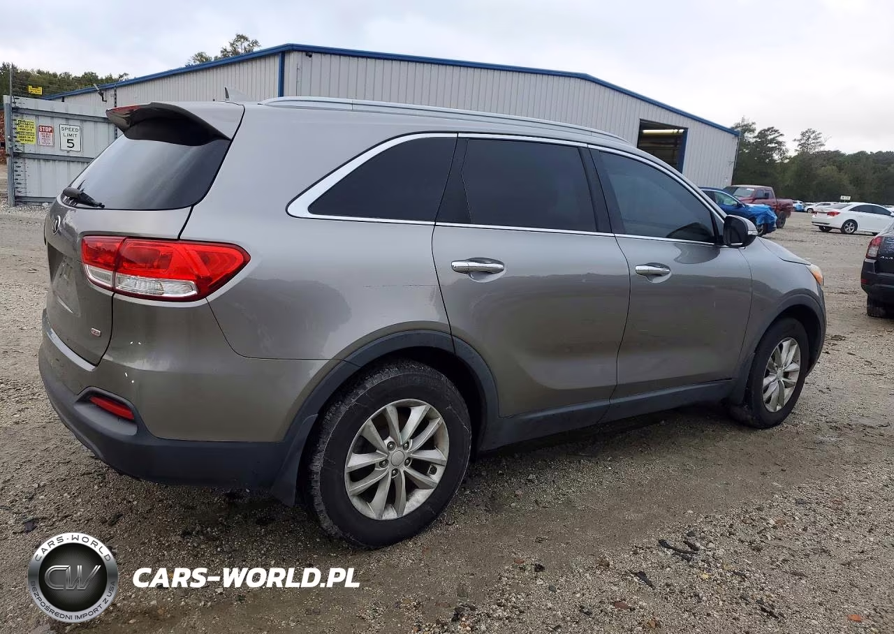 2018 Kia Sorento Lx VIN:5XYPG4A37JG382629 - 3