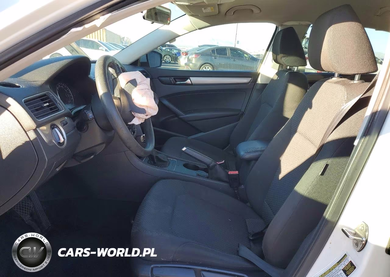 2015 Volkswagen Passat S VIN:1VWAT7A34FC016719 - 7