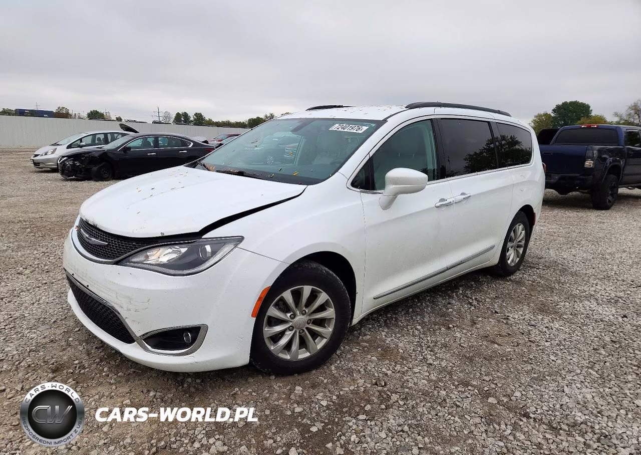 2017 Chrysler Pacifica Touring L VIN:2C4RC1BG1HR565714 - 1