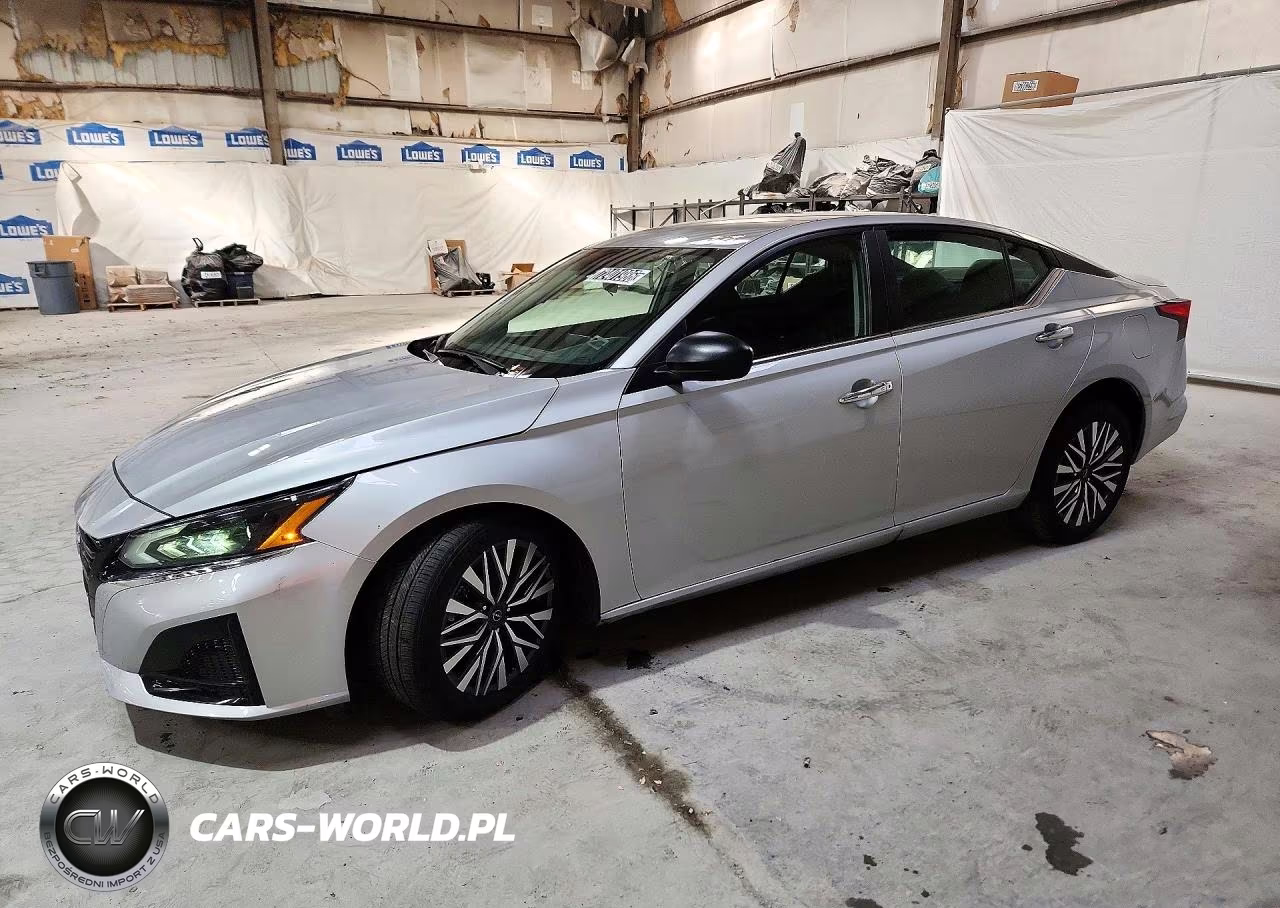 2025 Nissan Altima Sv