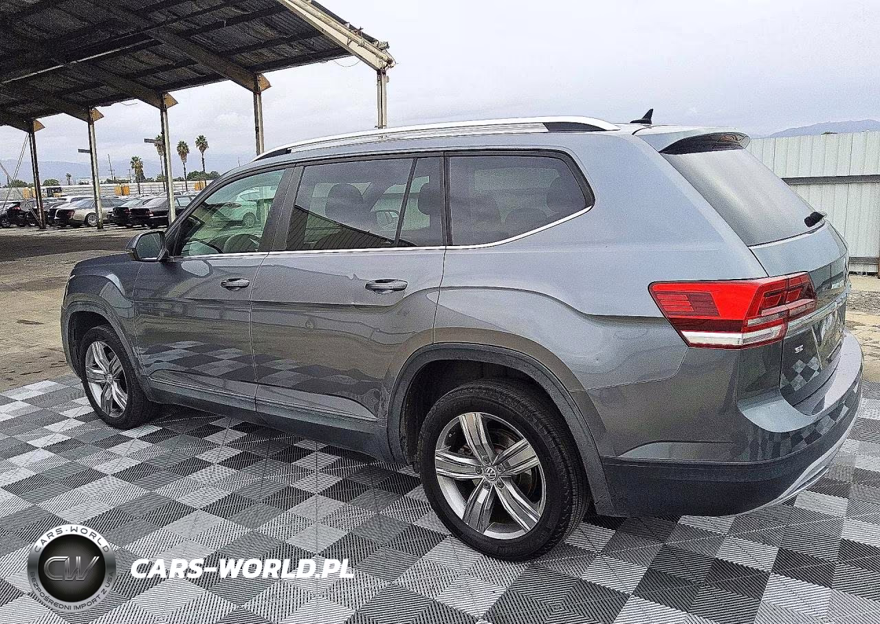2018 Volkswagen Atlas Se VIN:1V2CR2CA8JC529729 - 2