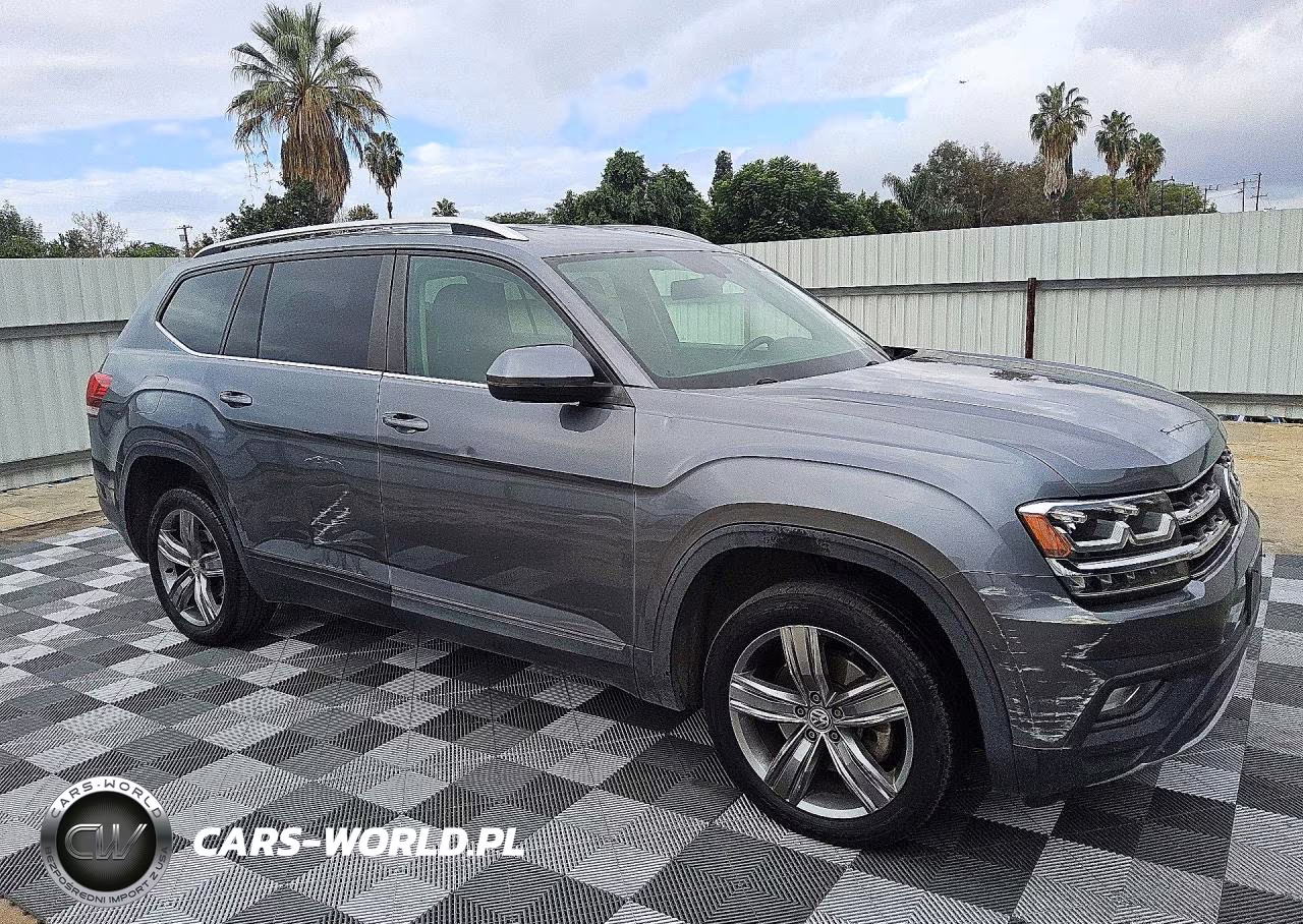 2018 Volkswagen Atlas Se VIN:1V2CR2CA8JC529729 - 4