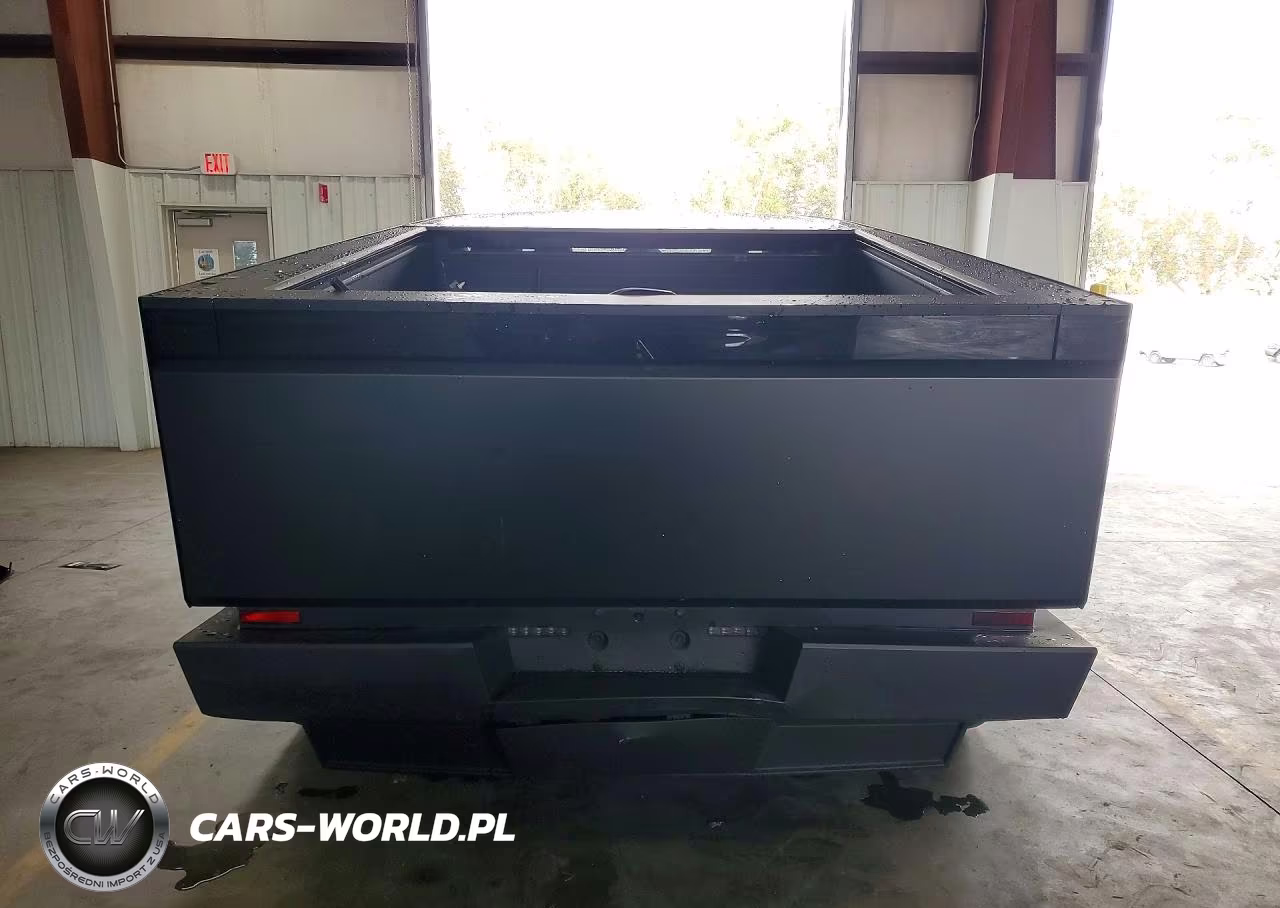 2025 Tesla Cybertruck VIN:7G2CEHED2SA074401 - 6