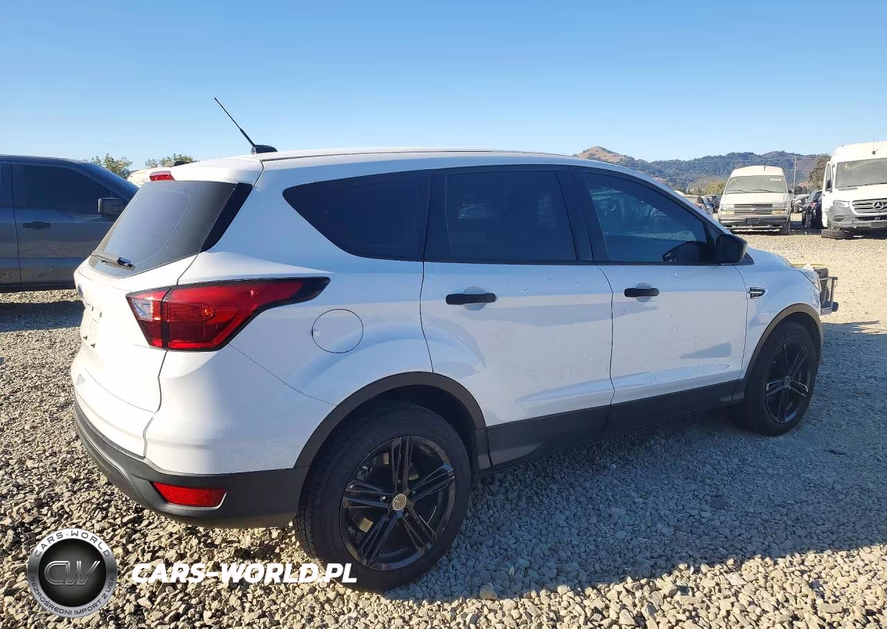 2019 Ford Escape S VIN:1FMCU0F7XKUA72191 - 3