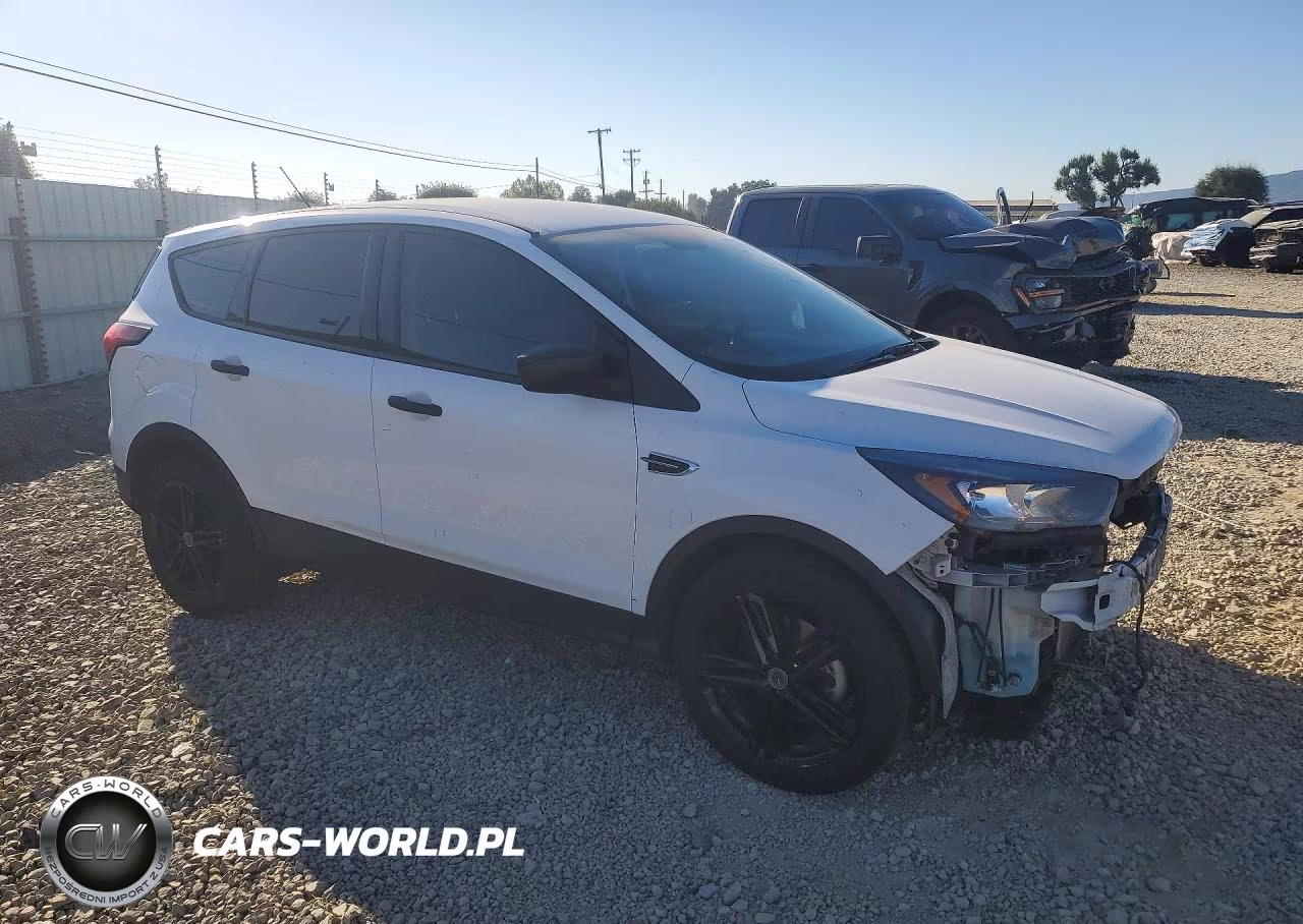 2019 Ford Escape S VIN:1FMCU0F7XKUA72191 - 4