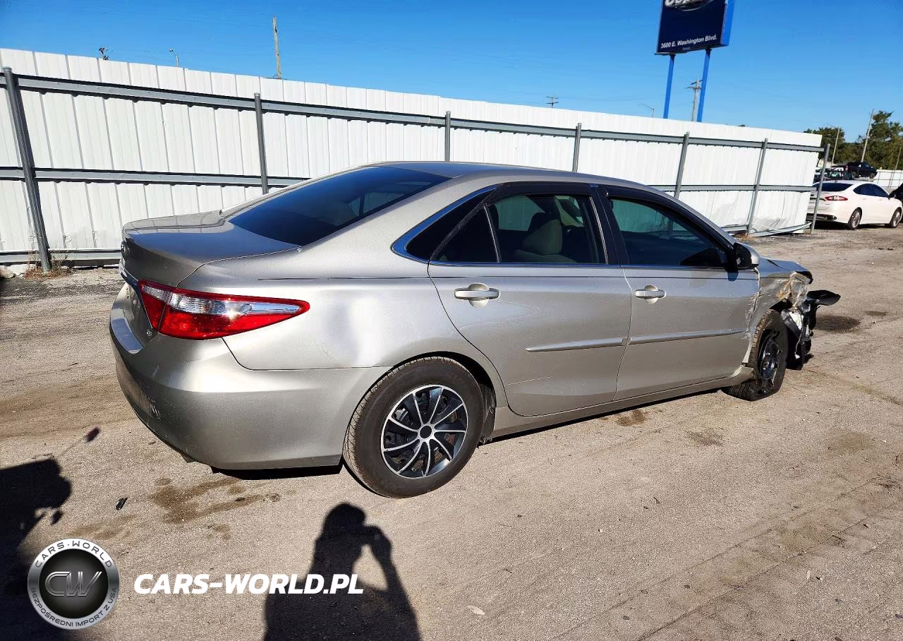 2016 Toyota Camry Le VIN:4T1BF1FK4GU534252 - 3