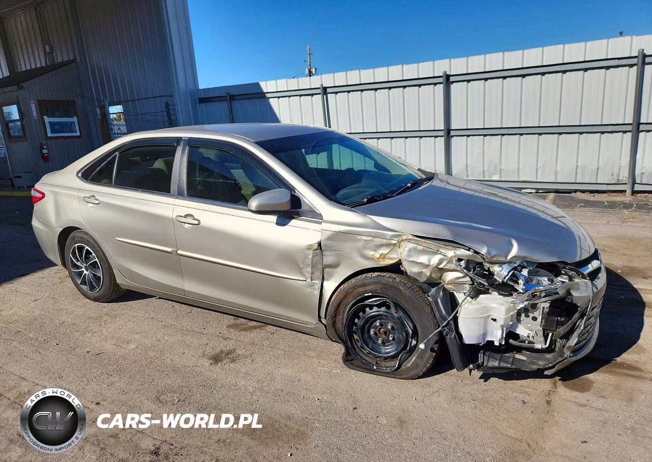 2016 Toyota Camry Le VIN:4T1BF1FK4GU534252 - 4