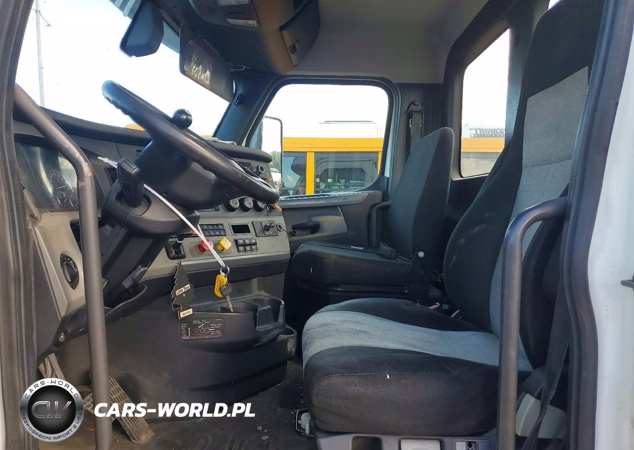 2018 Freightliner Cascadia 126 Semi Truck VIN:3AKJHLDV7JSJX5301 - 7