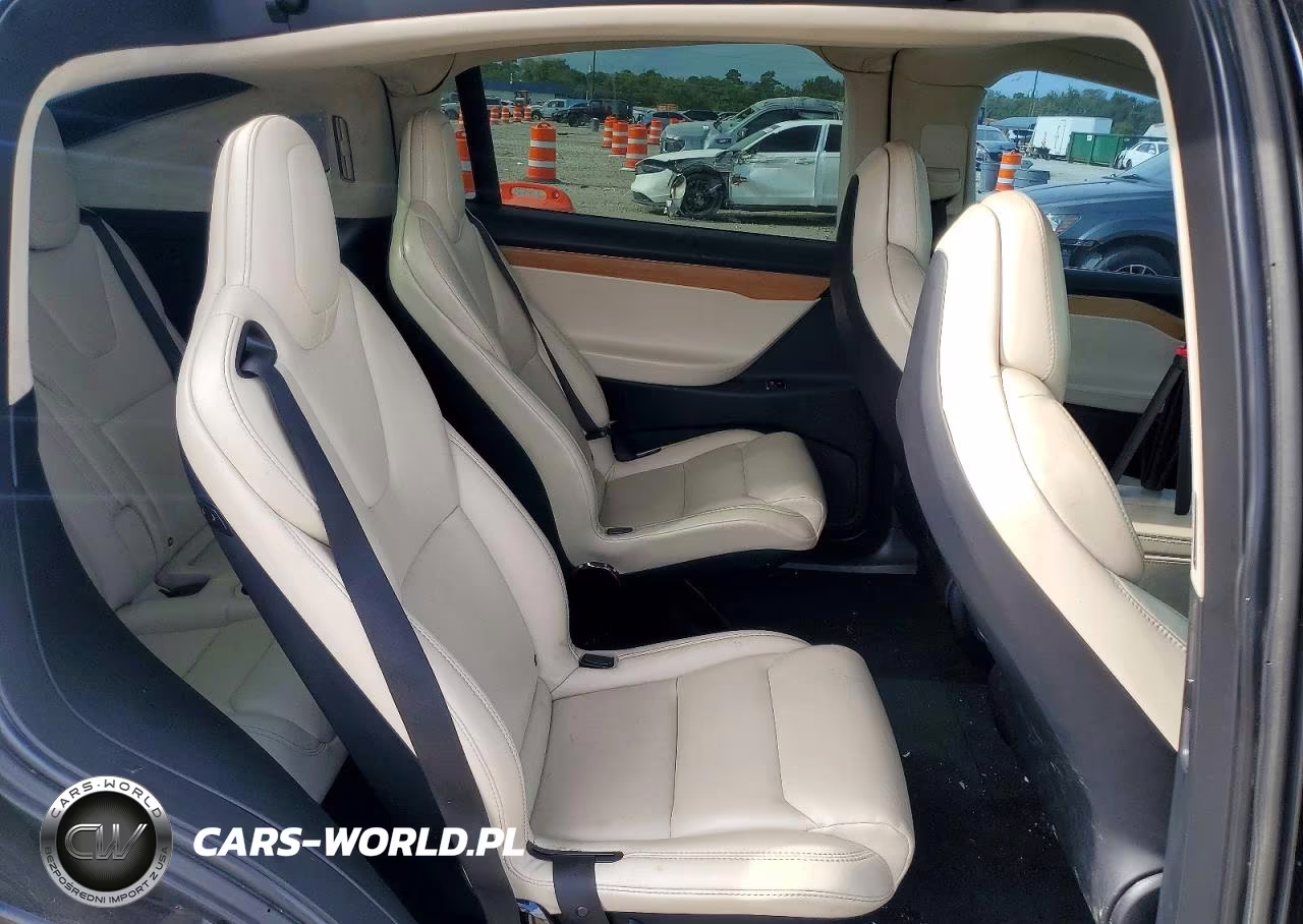 2018 Tesla Model X VIN:5YJXCBE29JF136366 - 11