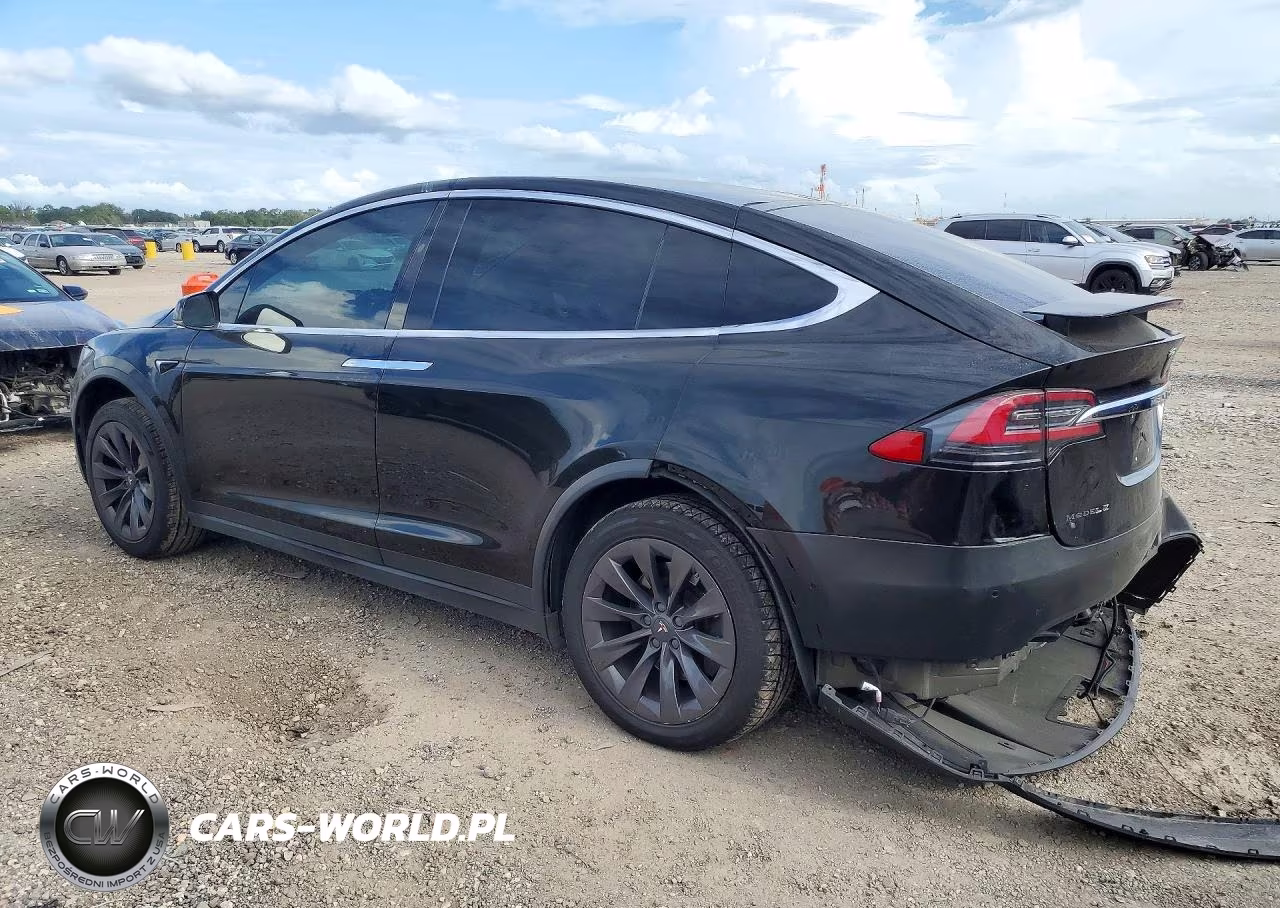2018 Tesla Model X VIN:5YJXCBE29JF136366 - 2
