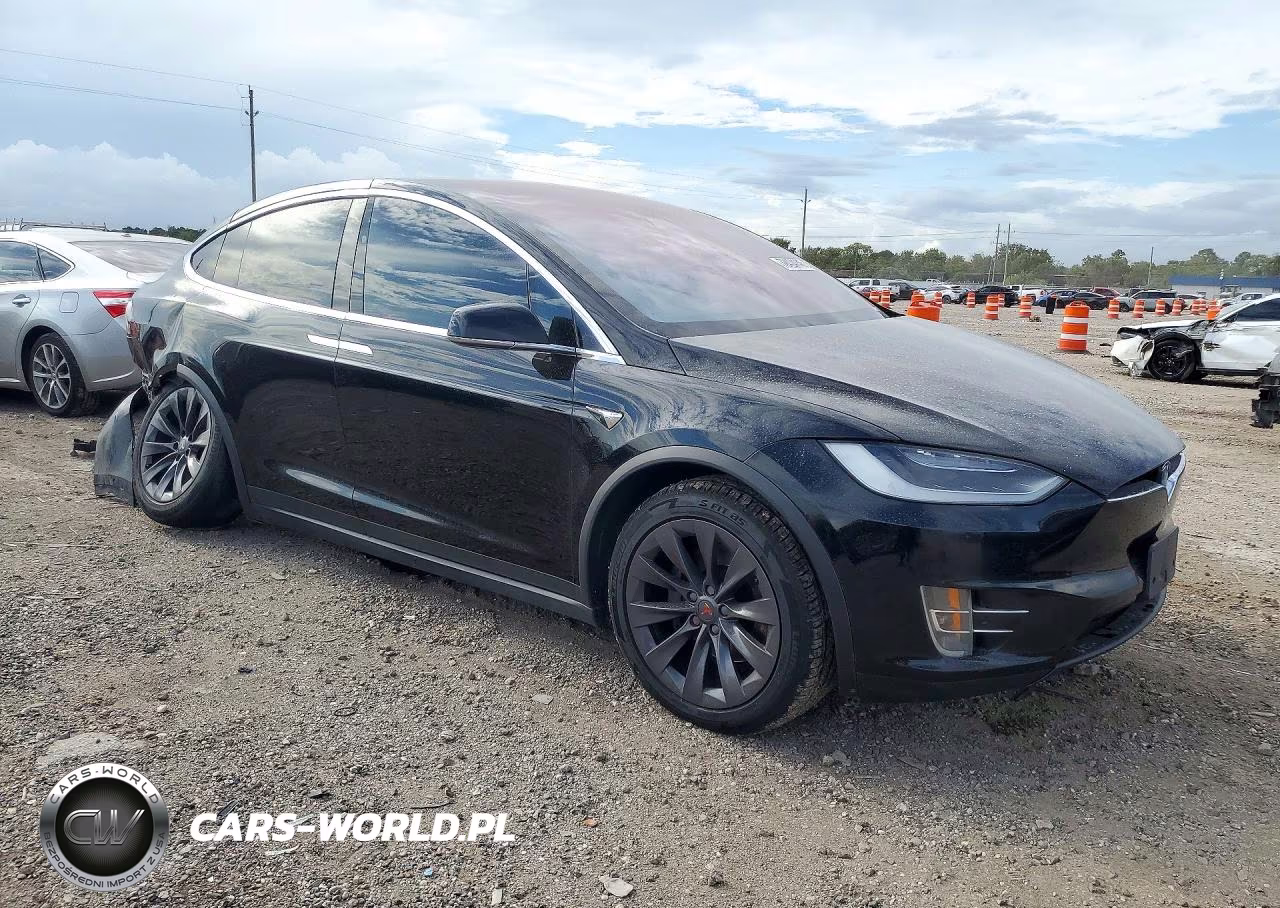 2018 Tesla Model X VIN:5YJXCBE29JF136366 - 4