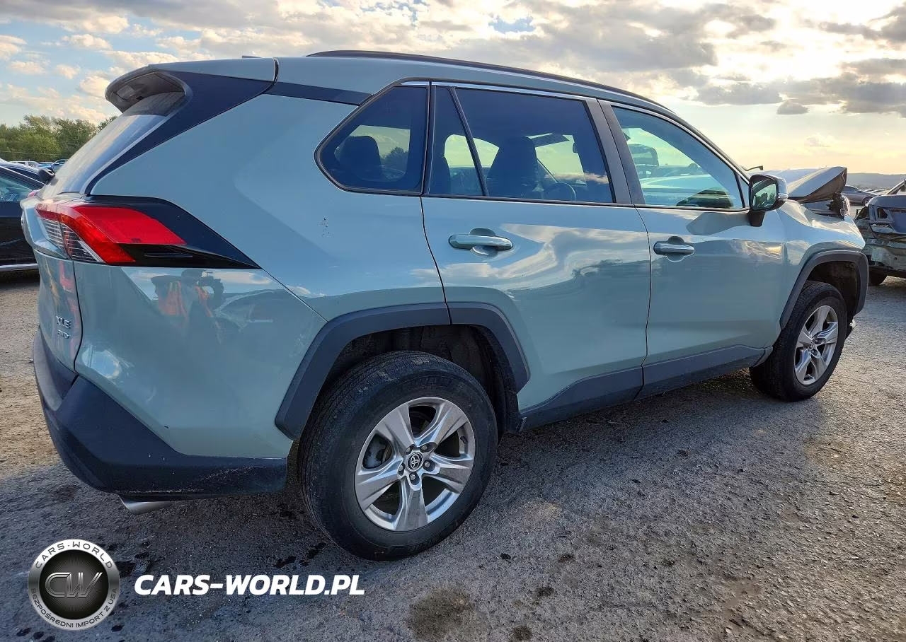 2023 Toyota Rav4 Xle VIN:2T3P1RFVXPW338613 - 3