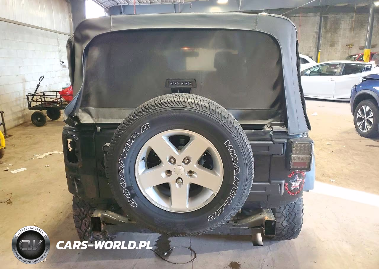 2016 Jeep Wrangler Unlimited Sport VIN:1C4HJWDG8GL206945 - 6