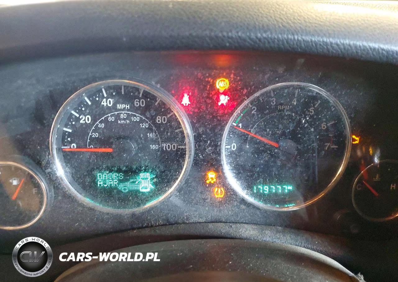 2016 Jeep Wrangler Unlimited Sport VIN:1C4HJWDG8GL206945 - 9