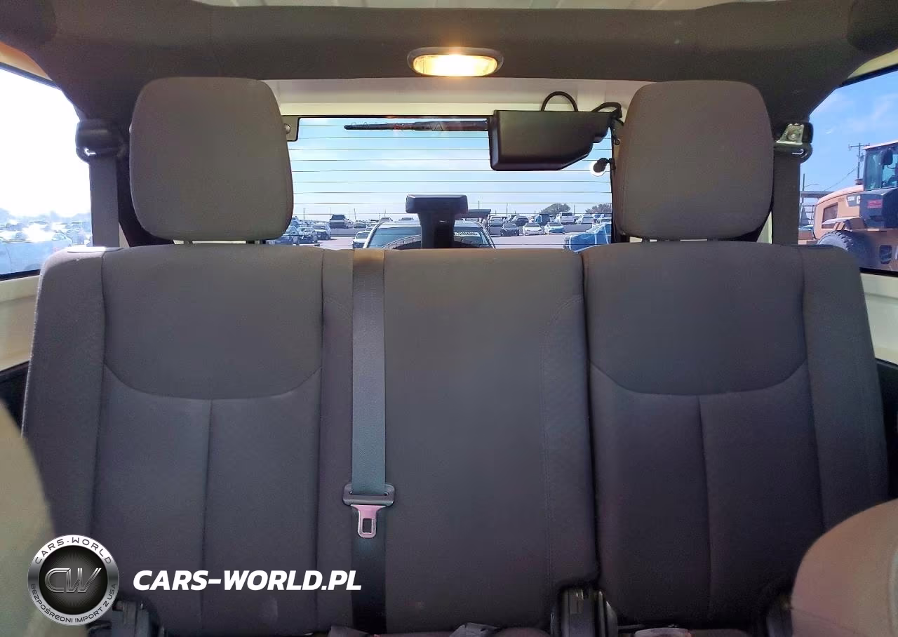 2017 Jeep Wrangler Unlimited Sport VIN:1C4BJWDG2HL589384 - 10