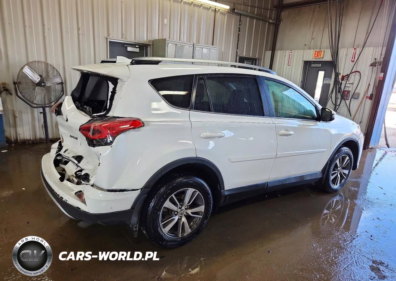 2018 Toyota Rav4 Xle VIN:JTMRFREV2JD223567 - 3