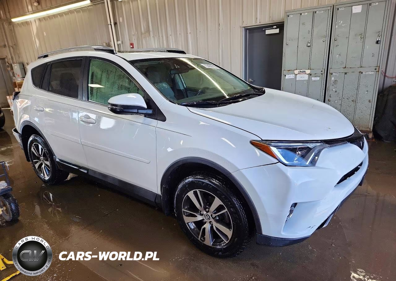 2018 Toyota Rav4 Xle VIN:JTMRFREV2JD223567 - 4