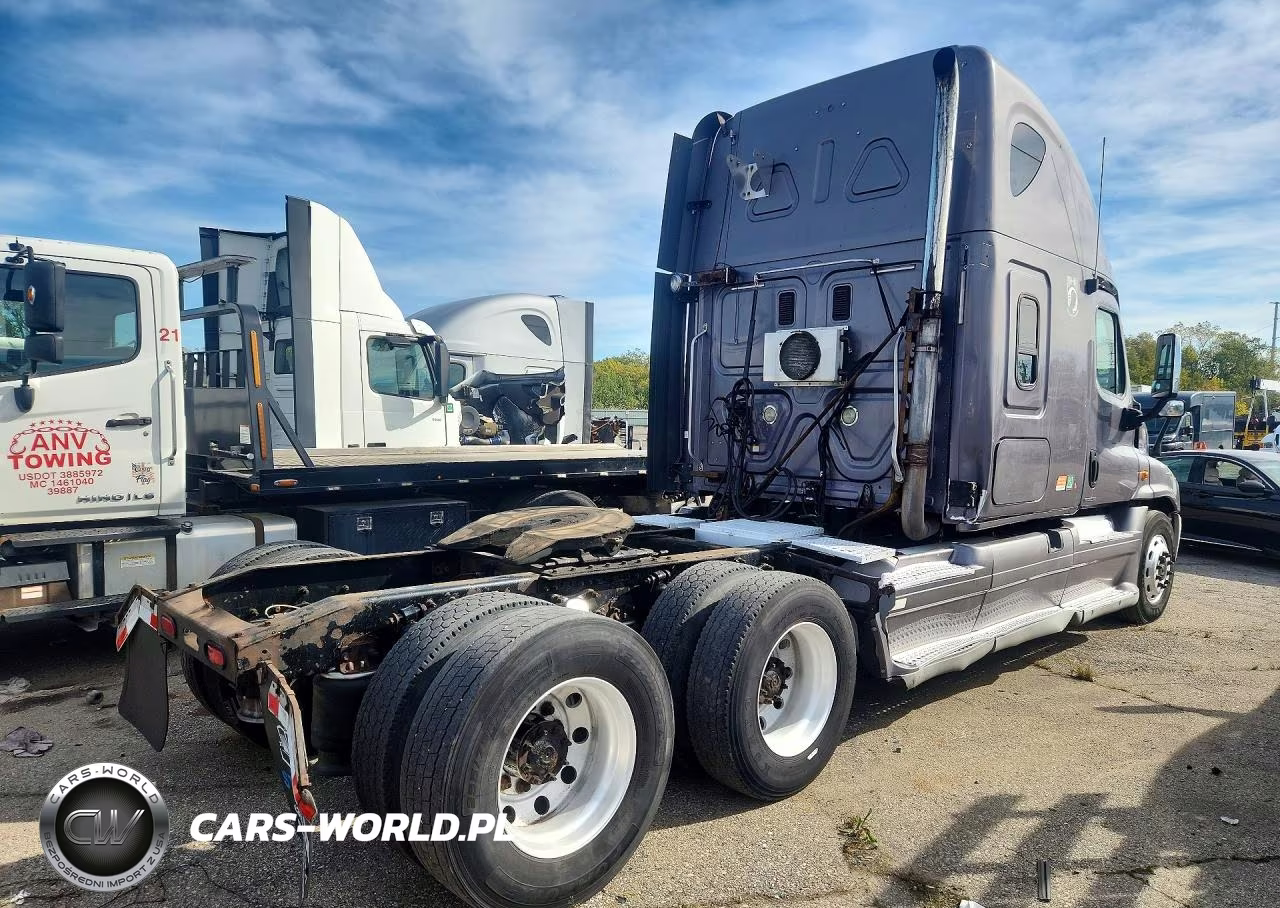 2008 Freightliner Cascadia Semi Truck VIN:1FUJGLCK78LZ65858 - 3